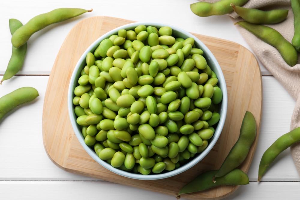 Can Canines Eat Edamame Beans? Vet-Verified Vitamin Info, Benefits & Additional – Dogster